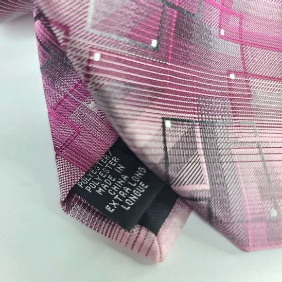 VAN HEUSEN Extra Long Pink Neck Tie. - Picture 6 of 6